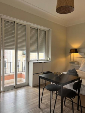 Cosy Studio Apartment @ Arroios - SSL 3B